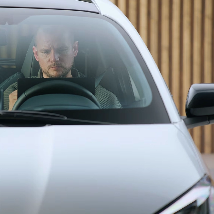 Intérieur raffiné de la Mazda 2 avec sièges ergonomiques